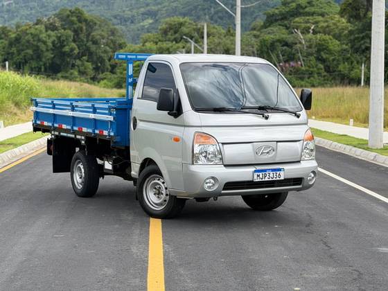 HYUNDAI HR 2.5 TCI LD EXTRA LONGO COM CAÇAMBA 4X2 8V 97CV TURBO INTERCOOLER DIESEL 2P MANUAL